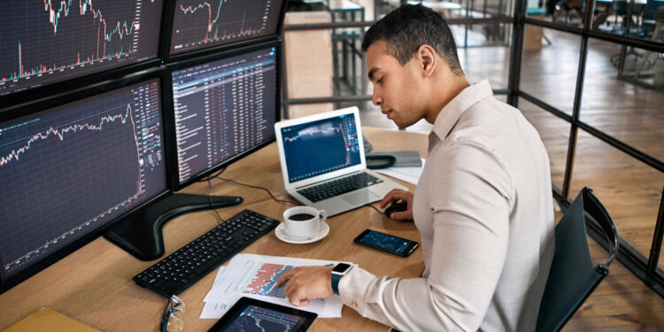 매달 월급 같은 배당 원한다면? 꼭 사야 할 3개 고배당주